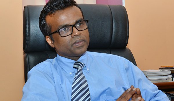 තලතාගේ පුටුව කරූට තලතාගේ පුටුව කරූට