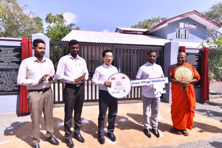 හම්බන්තොට වරායේ ‘අපේක්ෂාවේ ගම්මානය’ ජනතා අයිතියට