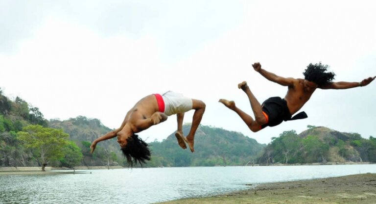 අංගම්පොර සටන් කලාවට ඉංග්රීසීන් පැනවූ තහනම ඉවතට අංගම්පොර සටන් කලාවට ඉංග්රීසීන් පැනවූ තහනම ඉවතට
