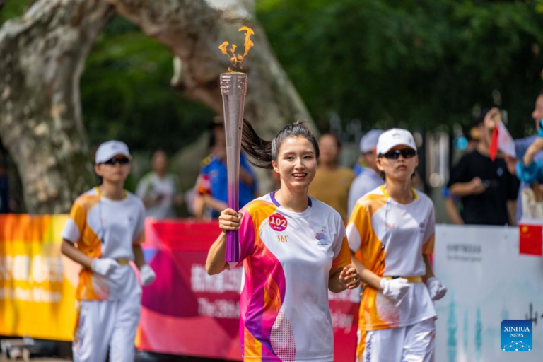 ආසියානු ක්‍රීඩා උළෙලේ ගිනිසිළු ධාවනය ඇරඹෙයි