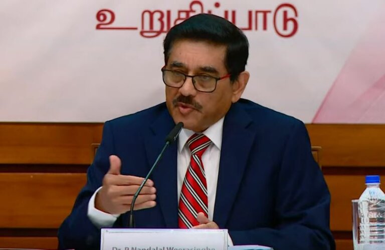 ‘ඒක වෙනයි, මේක වෙනයි’ -මහබැංකු අධිපතිගෙන් මන්ත්රීලාට උත්තර (📹) ‘ඒක වෙනයි, මේක වෙනයි’ -මහබැංකු අධිපතිගෙන් මන්ත්රීලාට උත්තර (📹)