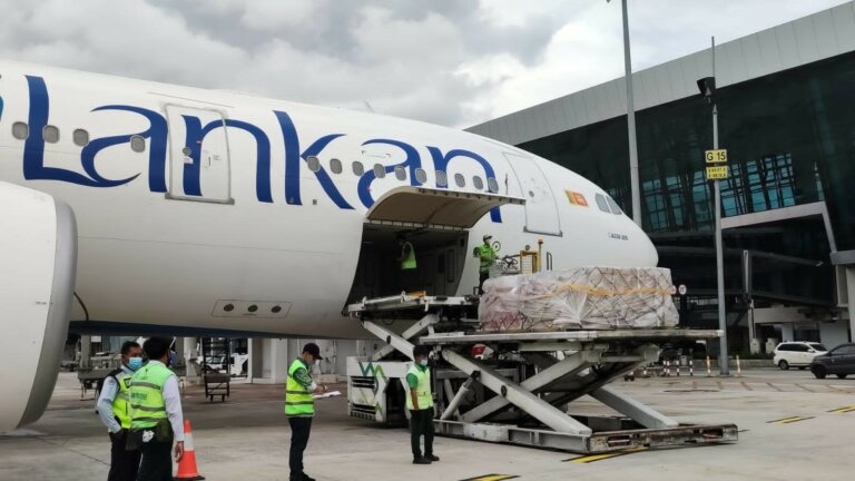 ‘ශ්රීලංකන් කෙයාර්ස්’ අත්යාවශ්ය ඖෂධ ශ්රී ලංකාවට රැගෙන එයි ‘ශ්රීලංකන් කෙයාර්ස්’ අත්යාවශ්ය ඖෂධ ශ්රී ලංකාවට රැගෙන එයි