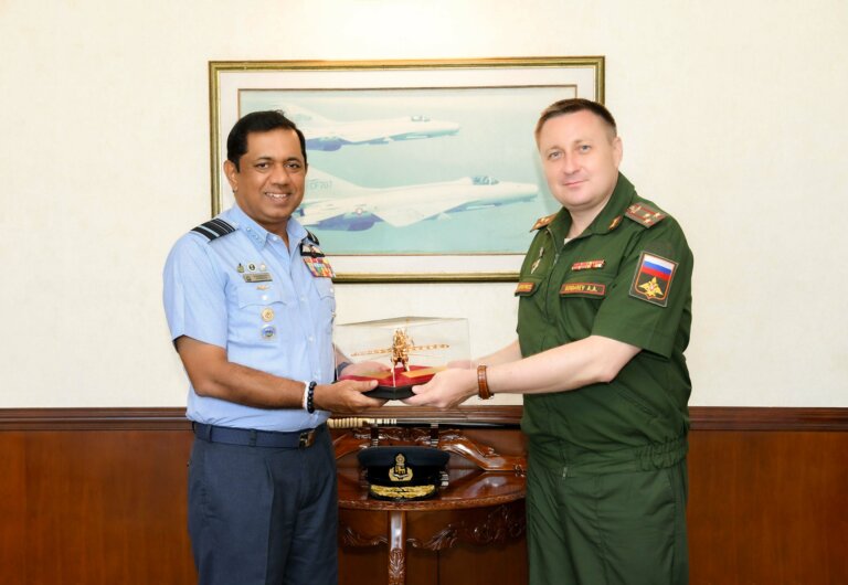 රුසියානු ආරක්ෂක උපදේශක ගුවන් හමුදාපති හමුවෙයි
