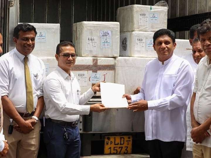 සජබයේ ‘හුස්මක්’ වෙතින් දුර්ලභ ඖෂධ පරිත්යාගයක් සජබයේ ‘හුස්මක්’ වෙතින් දුර්ලභ ඖෂධ පරිත්යාගයක්
