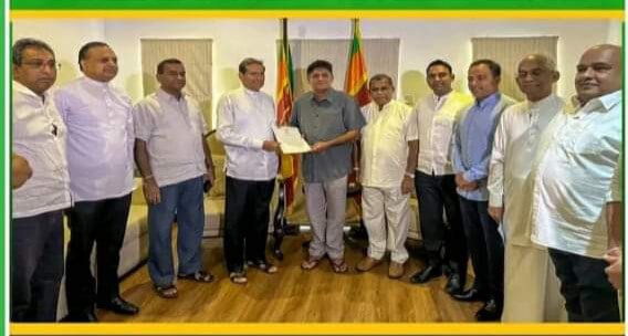 සජිත්ට එකතු වූ අලුත්ම කෙනා..