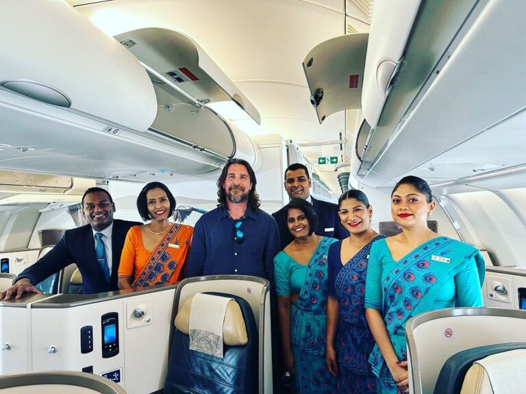 බැට්මෑන් නළු ක්‍රිස්ටියන් බේල්ට Sri Lankan වෙතින් උණුසුම් පිළිගැනීමක්
