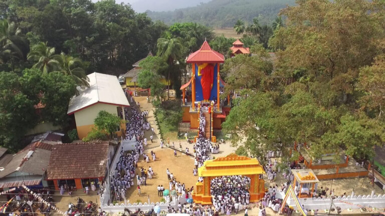 කරන්ගොඩ පිරිවෙනේ බුද්ධ ප්රතිමා වහන්සේගේ ඌර්ණ රෝම ධාතුව සොරා ගනී කරන්ගොඩ පිරිවෙනේ බුද්ධ ප්රතිමා වහන්සේගේ ඌර්ණ රෝම ධාතුව සොරා ගනී