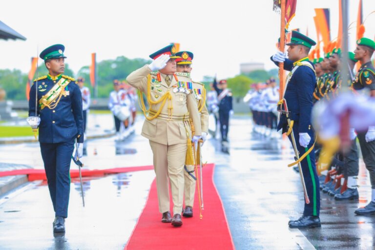 නික්ම යන යුද්ධ හමුදාපතිට හමුදා ගෞරවාචාරය.. නික්ම යන යුද්ධ හමුදාපතිට හමුදා ගෞරවාචාරය..