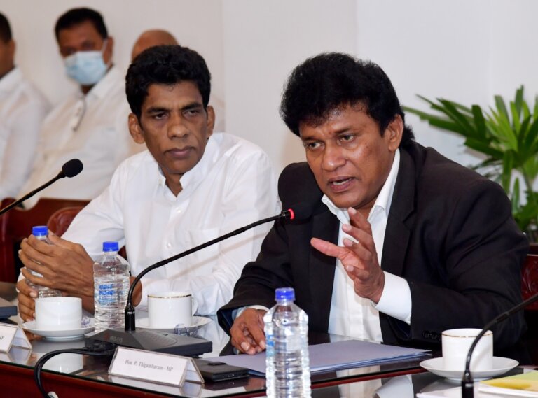 “කොළඹට පිසූ ආහාර.. වතු ජනයාට වගාකරන්න ඉඩම් දෙන්න” – මනෝ