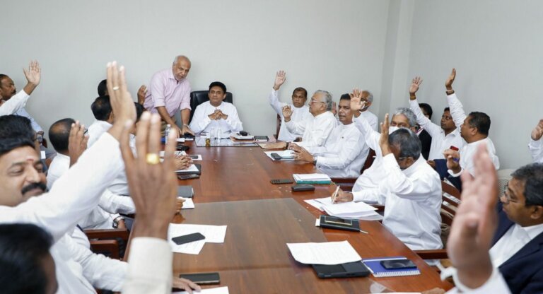 ජනපති සටනට සජිත්: සමගි ජන සන්ධානයම අත උස්සයි