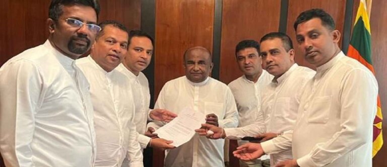 විපක්ෂනායක ප්‍රමුඛ මන්ත්‍රීලා 35කගෙන් කථානායකට ලිපියක්