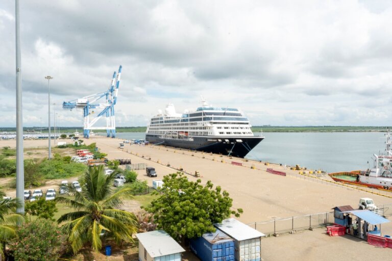 මගී නෞකා ආකාර්ෂණය කර ගැනීමට හම්බන්තොට වරායේ සූදානමක් මගී නෞකා ආකාර්ෂණය කර ගැනීමට හම්බන්තොට වරායේ සූදානමක්