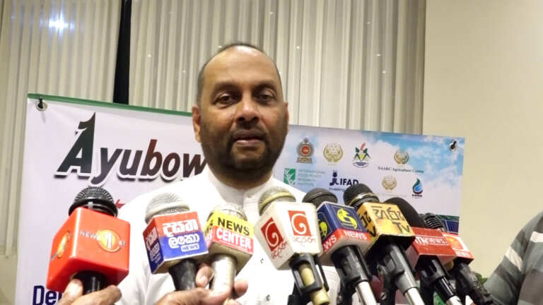 ගංවතුරෙන් වගාහානි වූ ගොවීන්ට හෙක්ටයාරයකට ලක්ෂයයි ගංවතුරෙන් වගාහානි වූ ගොවීන්ට හෙක්ටයාරයකට ලක්ෂයයි