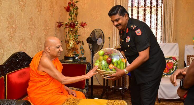 මධ්යම පළාත් නව ආඥාපතිවරයා මහනාහිමි -අනුනාහිමිවරුන්ගේ ආශිර්වාද ලබාගනියි මධ්යම පළාත් නව ආඥාපතිවරයා මහනාහිමි -අනුනාහිමිවරුන්ගේ ආශිර්වාද ලබාගනියි