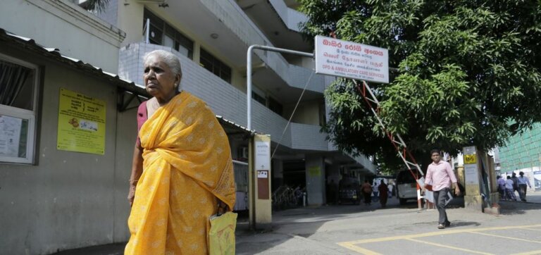රෝගීන්ගේ අයිතිවාසිකම් ඉල්ලන්න සැරසේ රෝගීන්ගේ අයිතිවාසිකම් ඉල්ලන්න සැරසේ