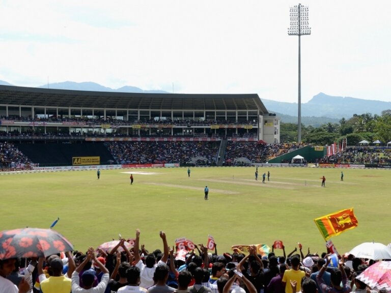 ටිකට් නැතිව මැච් එක බලන්න ගිහින් පොලීසියට පාට් දැමූ සරසවි සිසුන් සිව්දෙනා අත්අඩංගුවට ටිකට් නැතිව මැච් එක බලන්න ගිහින් පොලීසියට පාට් දැමූ සරසවි සිසුන් සිව්දෙනා අත්අඩංගුවට