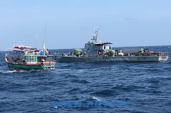 ඕස්ට්‍රේලියාවට යන්න හැදූ 85ක් මහා මුහුදේදී  අල්ලයි