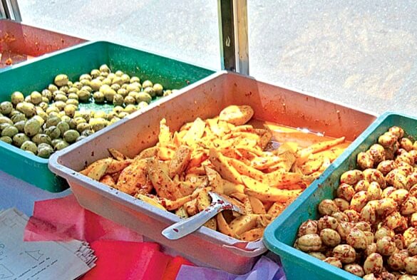 අච්චාරු කෑ පාසල් සිසුන් 59ක් රෝහලේ අච්චාරු කෑ පාසල් සිසුන් 59ක් රෝහලේ