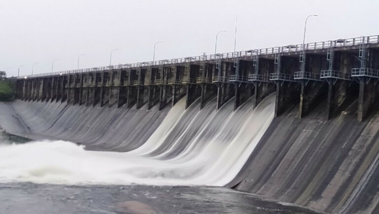 රාජාංගනයේ වාන් දොරටු විවෘත කෙරේ රාජාංගනයේ වාන් දොරටු විවෘත කෙරේ