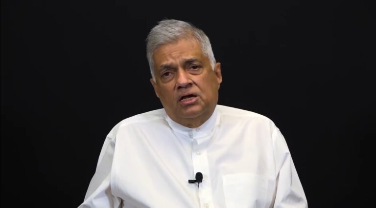 “මේ වසර අවසාන වෙද්දී ඩොලරය රුපියල් 300 පනී”- රනිල් “මේ වසර අවසාන වෙද්දී ඩොලරය රුපියල් 300 පනී”- රනිල්