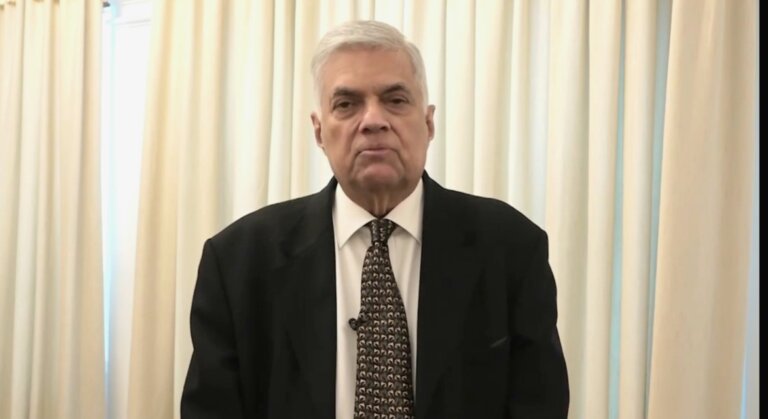“ඕනම සමාගමකට ලංකාවට තෙල් ගේන්න ඉඩදුන්නා” – අගමැති “ඕනම සමාගමකට ලංකාවට තෙල් ගේන්න ඉඩදුන්නා” – අගමැති