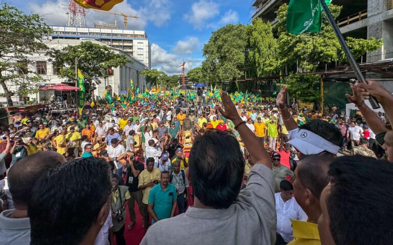 “ඉවසන්න, නියත වශයෙන්ම අපේ රජයකින් මේක නොනිදන රටක් කරනවා”