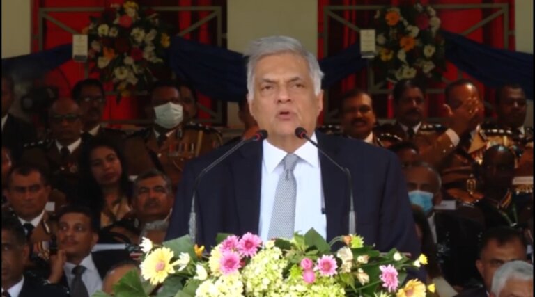මාධ්ය සහ පොලීසිය අතර ඇති ජනපති දුටු විශේෂ දේ.. මාධ්ය සහ පොලීසිය අතර ඇති ජනපති දුටු විශේෂ දේ..