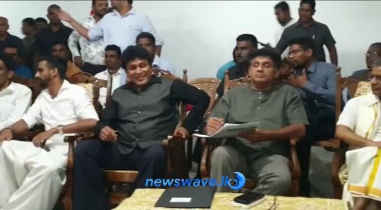 සජිත්ගේ වේදිකාවේ ජීවන් තොණ්ඩමන් වාඩිවෙයි (🎥📸)