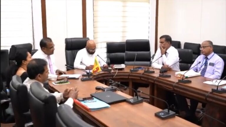 රේගු වර්ජනය අවසන්
