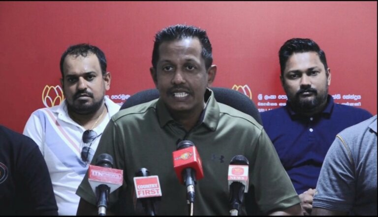 “ක්‍රීඩකයෙක් රටේ ජනාධිපති කරන්න තියෙන අවස්ථාව මගහරින්න එපා”