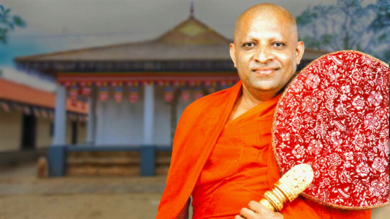 මල්වතු පාර්ශ්වයේ මහනාහිමිගෙන් දේශපාලකයින්ට වාරණයක් මල්වතු පාර්ශ්වයේ මහනාහිමිගෙන් දේශපාලකයින්ට වාරණයක්