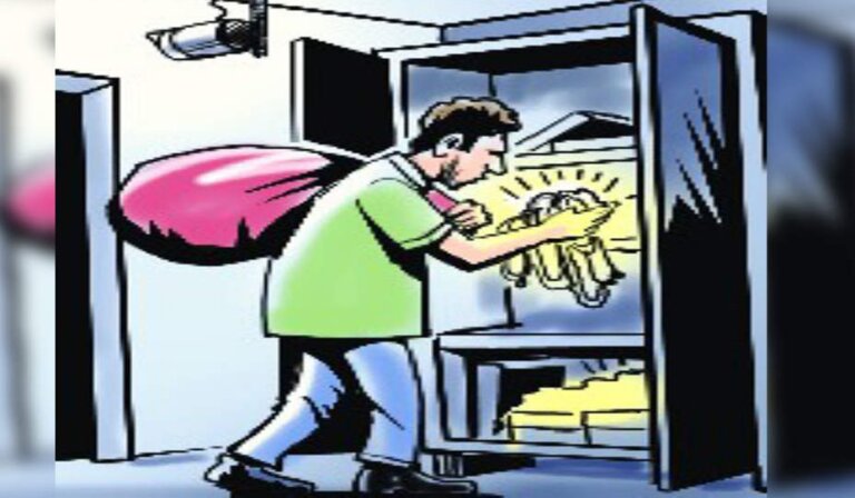 ඩෙංගු මර්දන නිලධාරීන් කියා ඇවිත් ගෙයක් කොල්ලකාලා