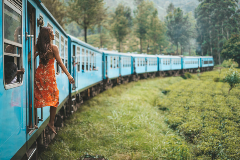 පරණ ඒවා හදලා දිව්වත් ප්‍රශ්නමයි -ඉන්දියාවෙන් අලුත් දුම්රිය එන්ජින්