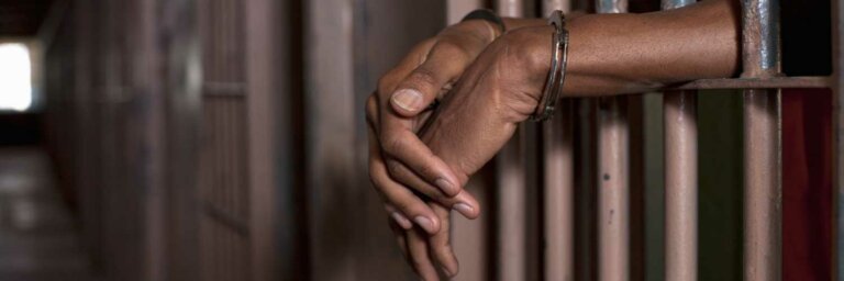 ලංකා බැංකු සේවක සංගමයේ ලේකම් එක්ක හිටපු සභාපති අත්අඩංගුවට ගනී