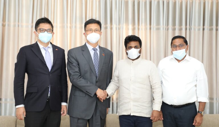 චීන තානාපති අනුර හමුවෙන්න ගිහින් චීන තානාපති අනුර හමුවෙන්න ගිහින්