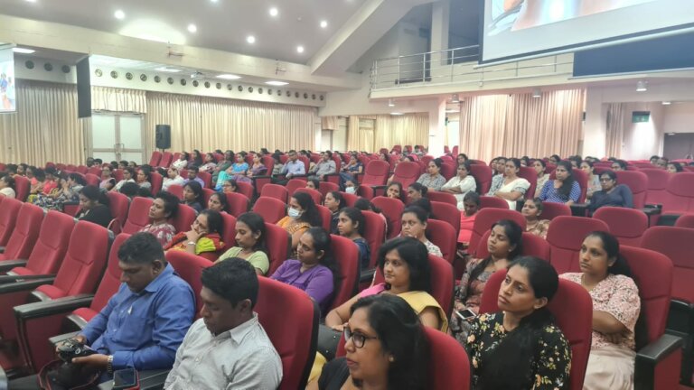 අයවැයෙන් රාජ්‍ය සේවක වැටුප් වැඩිකරන්නැයි ඉල්ලීමක්