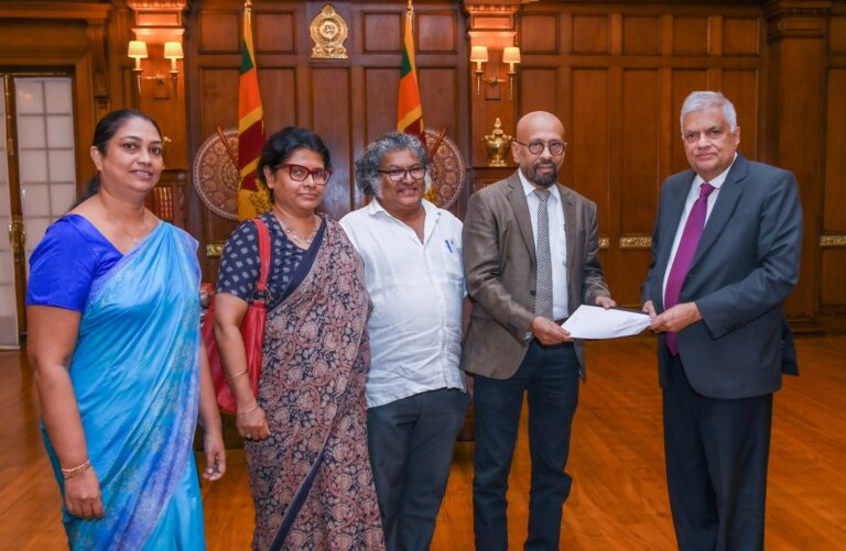 ගැටුම්වලින් මියගිය හැමෝම සිහිකරන්න එක තැනක් ගැටුම්වලින් මියගිය හැමෝම සිහිකරන්න එක තැනක්