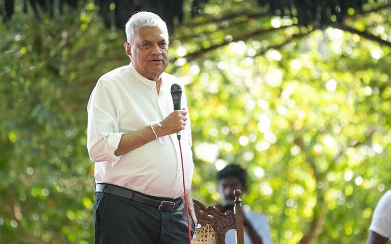 “විභාග දෙපාර්තමේන්තුවේ සහතිකයට ජීවිතය අසමත්වෙන්න කොහෙත්ම ඉඩදෙන්නෑ” “විභාග දෙපාර්තමේන්තුවේ සහතිකයට ජීවිතය අසමත්වෙන්න කොහෙත්ම ඉඩදෙන්නෑ”