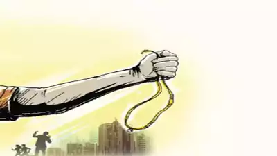 ආපදාවට ලක්වූ කාරය හදන්න වගේ ඇවිත් චේන් එක කඩලා ආපදාවට ලක්වූ කාරය හදන්න වගේ ඇවිත් චේන් එක කඩලා