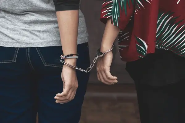 ජපානයේ දී ලාංකික පෙම්යුවළක් අත්අඩංගුවට