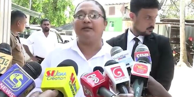 “මමත් අවුරුදු සමරනවා හිරගෙදර” -දමිතා සහ සැමියා අත්අඩංගුවට “මමත් අවුරුදු සමරනවා හිරගෙදර” -දමිතා සහ සැමියා අත්අඩංගුවට