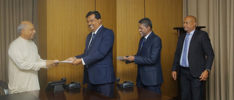 නව දිසාපතිවරු 4 දෙනකු පත් කරයි