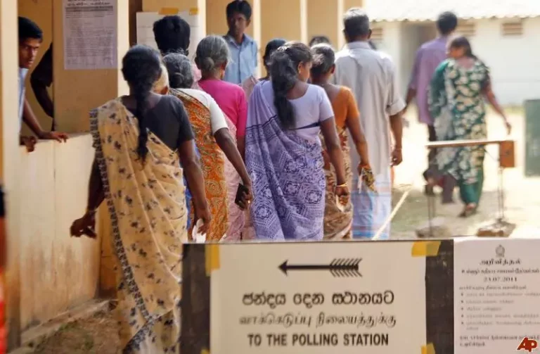 ඇමතිගේ කටින් පැන්න ජනපතිවරණ දිනය