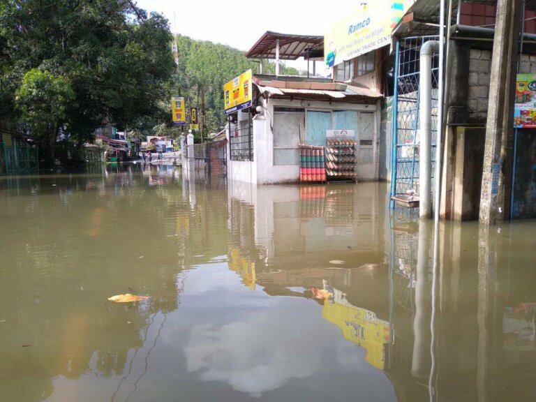 ගංවතුරෙන් ආපදාවට පත්වූවන්ට සහන දෙන්න මුදල් වෙන්කරලා ගංවතුරෙන් ආපදාවට පත්වූවන්ට සහන දෙන්න මුදල් වෙන්කරලා
