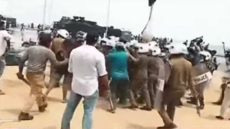 ගාලුමුවදොර ගැටුම ගැන කල්තියාම බුද්ධි අංශ පොලිස් ලොක්කන්ට කියල ගාලුමුවදොර ගැටුම ගැන කල්තියාම බුද්ධි අංශ පොලිස් ලොක්කන්ට කියල