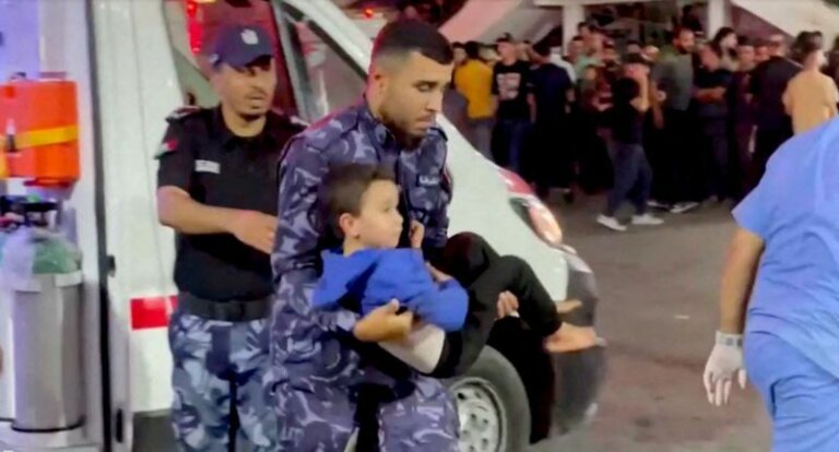 ගාසා රෝහලකට එල්ල වූ මිසයිල ප්‍රහාරය ජාත්‍යන්තර සංවිධාන හෙළාදකියි
