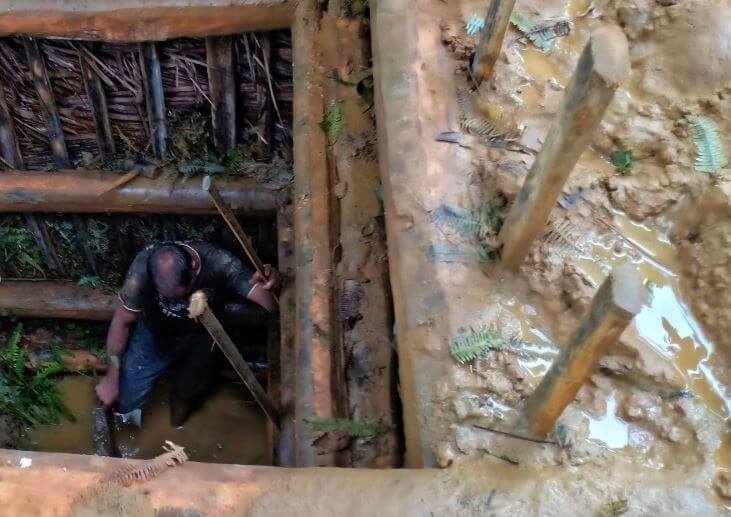 පතලක් කඩා වැටී අයෙක් මරුට පතලක් කඩා වැටී අයෙක් මරුට
