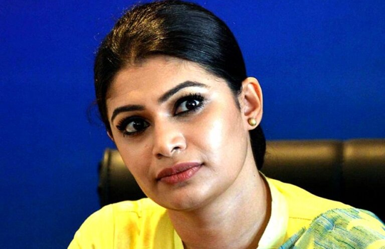 හිරුණිකාත් කළකිරෙයි -තනතුර අතහරී
