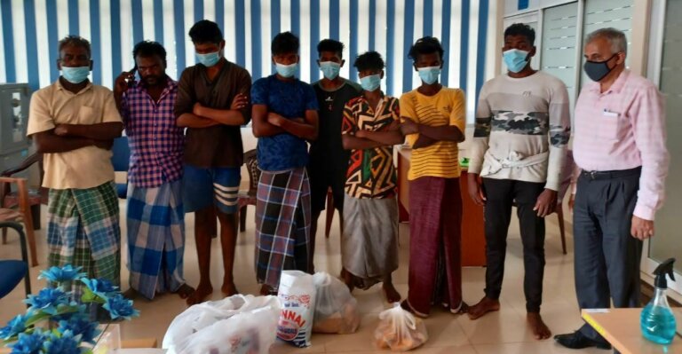 අත්අඩංගුවේ සිටි ඉන්දීය ධීවරයින් පිරිසක් නිදහස් අත්අඩංගුවේ සිටි ඉන්දීය ධීවරයින් පිරිසක් නිදහස්