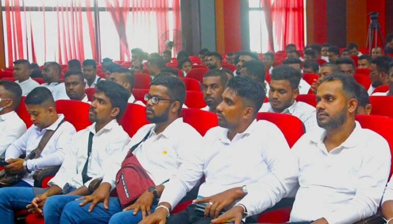රැකියා ලැබුණු තවත් කණ්ඩායමක් ඊශ්රායලයට රැකියා ලැබුණු තවත් කණ්ඩායමක් ඊශ්රායලයට